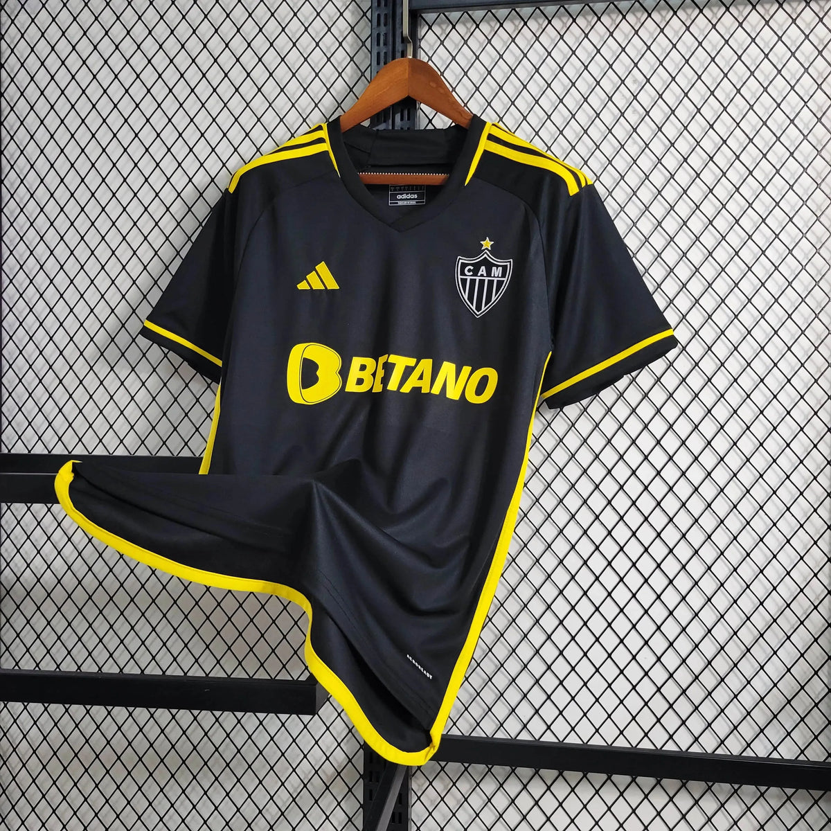 Camisa Atlético Mineiro Away II 23/24 - Torcedor Masculina Preta e Amarela - Netmantos