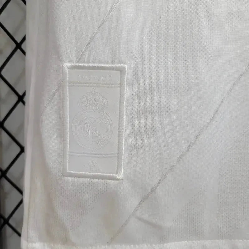 Camisa Real Madrid Retrô Home 2017/18 - Torcedor Masculina Branca e Azul - Netmantos