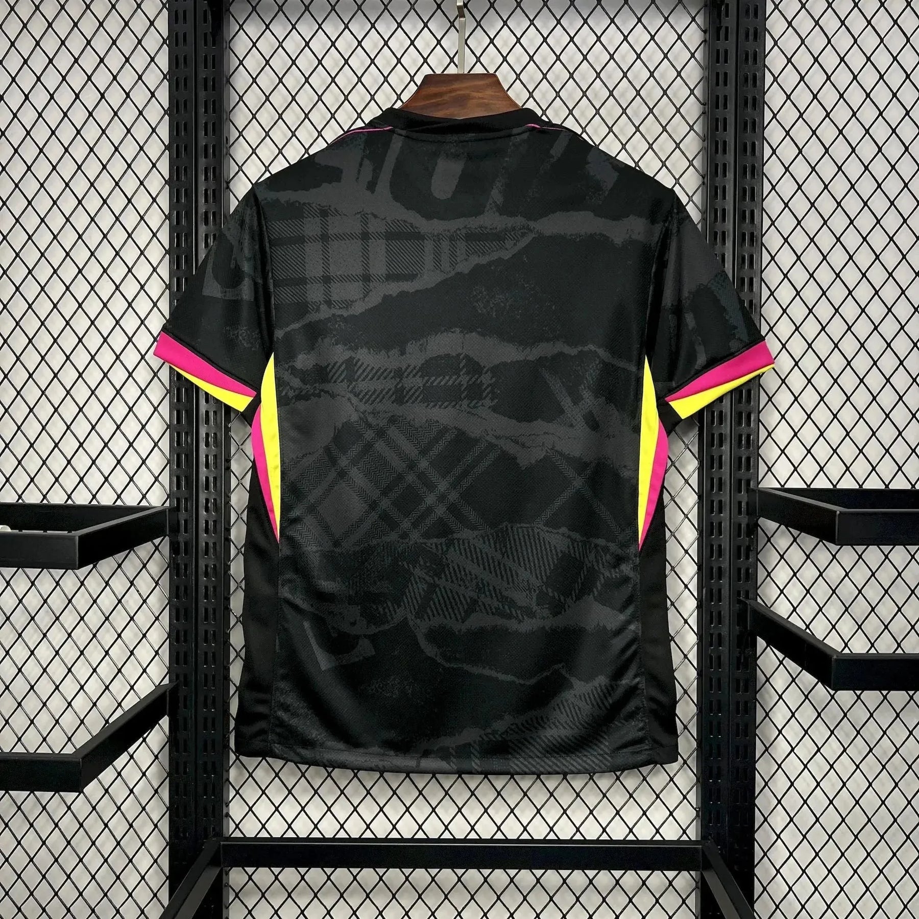 Camisa Chelsea Third Away 24/25 - Torcedor Masculina Preta e Rosa - Netmantos