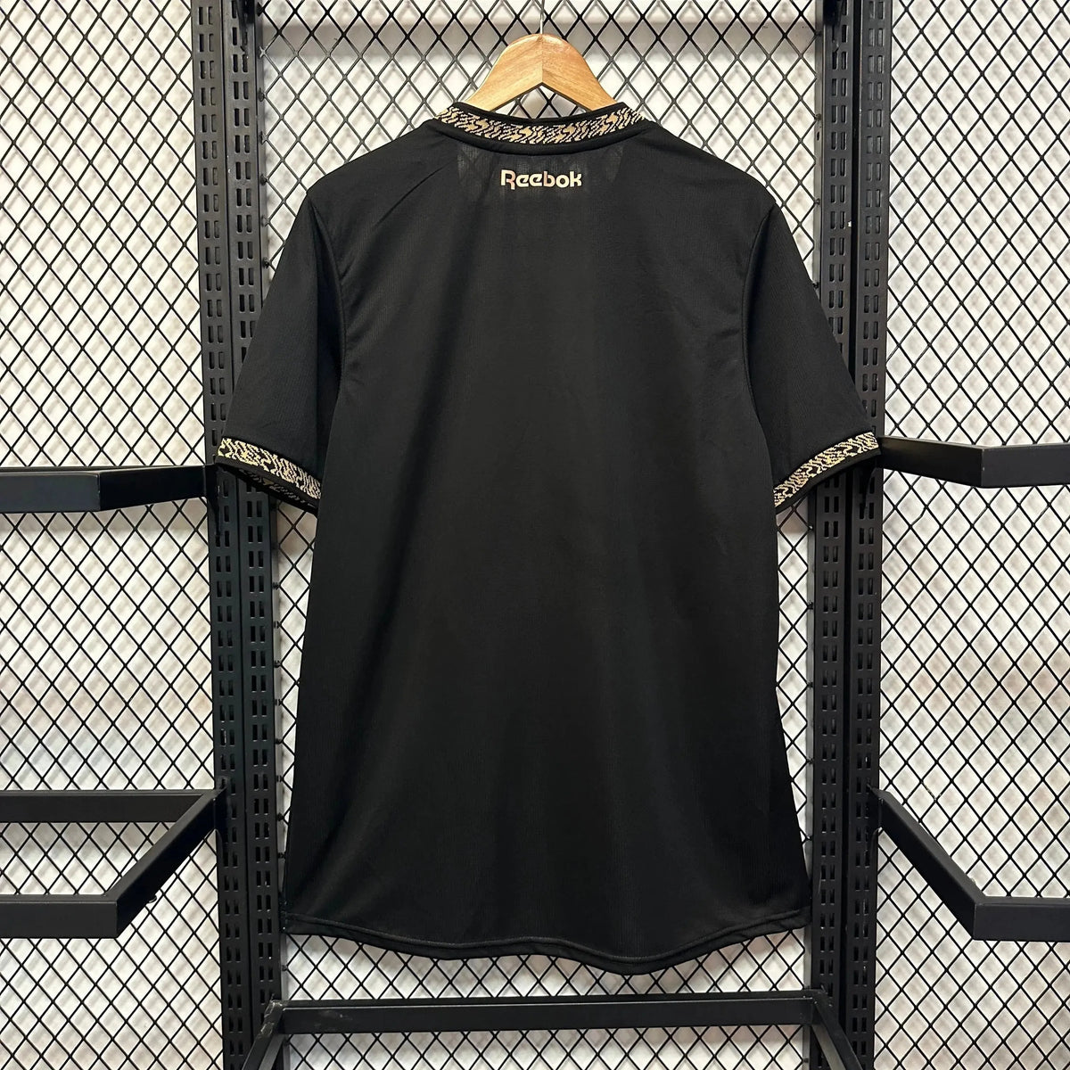 Camisa Bota Fogo Away 24/25 - Torcedor Masculina Preta e Dourada + Patrocínios - Netmantos