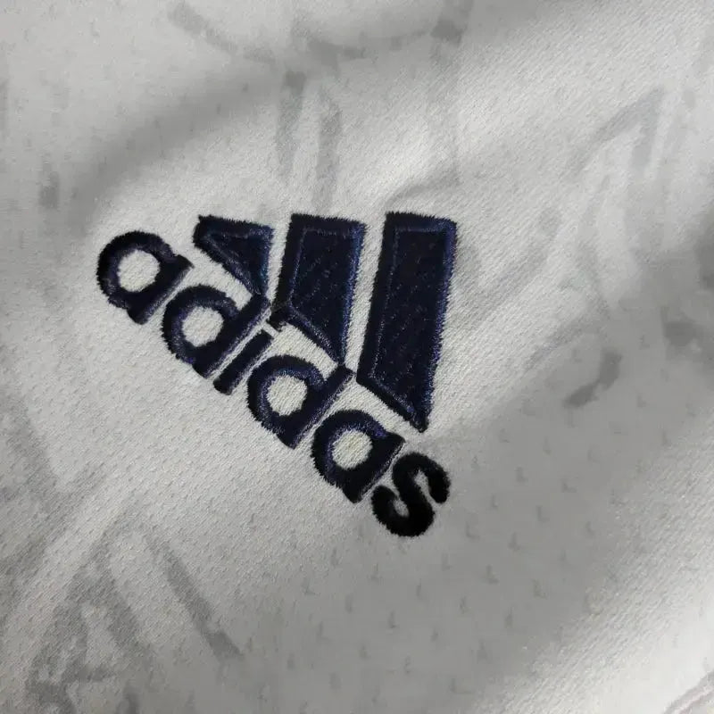 Camisa Real Madrid Hello Kitty Dragão Chinês 24/25 - Torcedor Masculina Branca - Netmantos