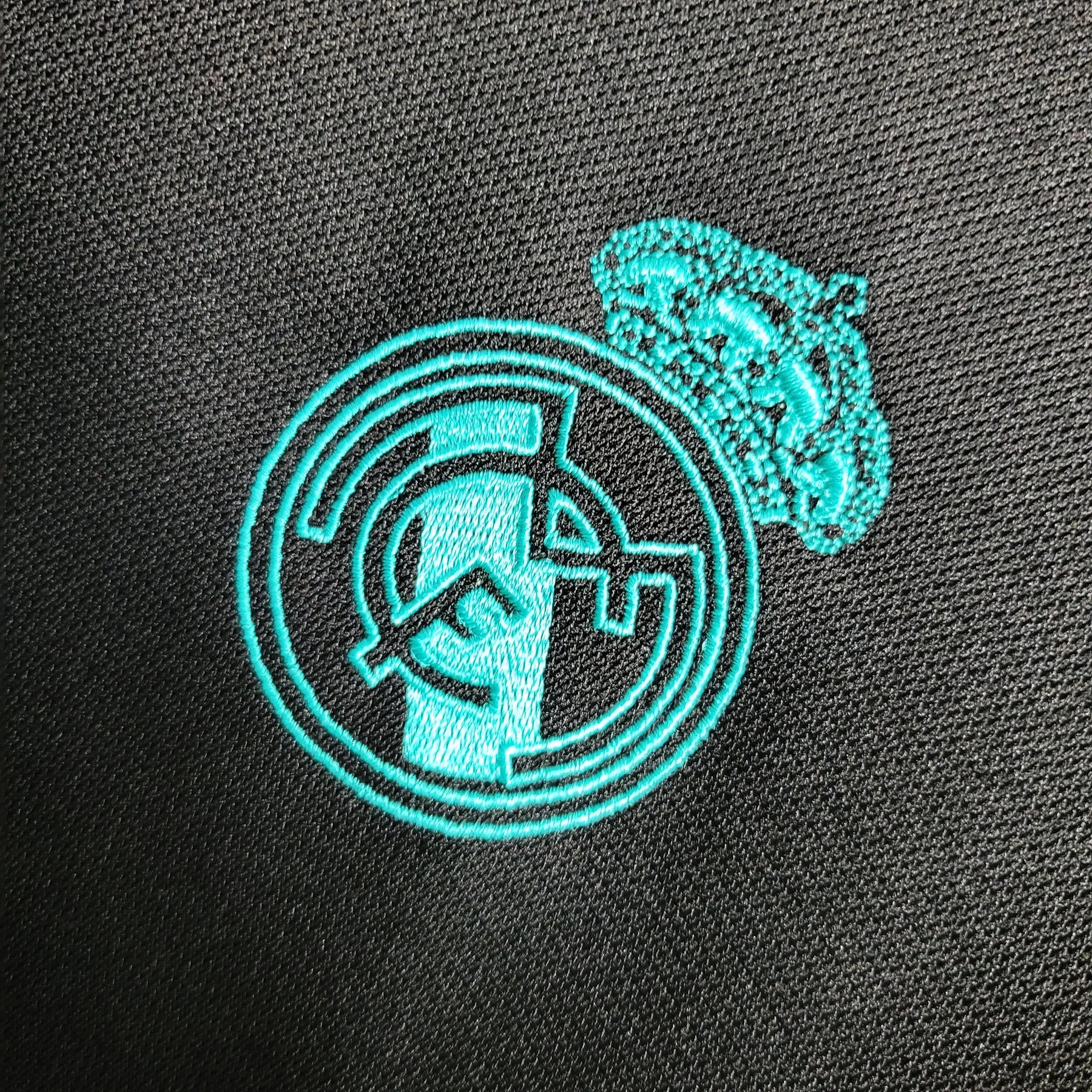 Camisa Real Madrid Retrô Away 17/18 - Torcedor Masculina Preta e Azul - Netmantos