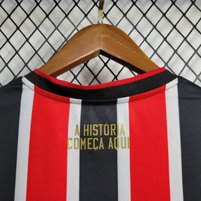 Camisa São Paulo Away 24/25 - Torcedor Masculina New Balance Preta e Vermelha + Patch Copa do Brasil + Patrocínios - Netmantos